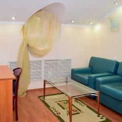 Номер полулюкс с 2 односпальными кроватями #19 (с завтраком)