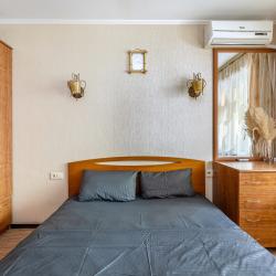 Фото Апартаменты на улице Меридианная 13