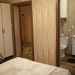 Номер стандарт с 1 односпальной и 1 двуспальной кроватью