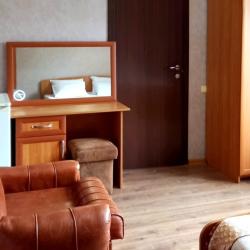 Номер стандарт с 1 двуспальной кроватью и балконом