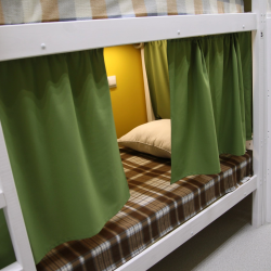 Кровать в 10-местном общем номере