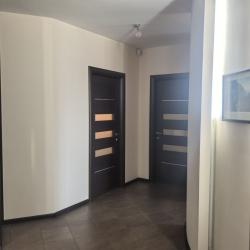 Фото Отель Бoльшая 3-x комнaтнaя кваpтира в центре города