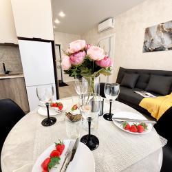 4-местные 2-комнатные апартаменты улучшенные в Центре Тюмени рядом с природой