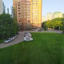 Кровать в 8-местном мужском номере 25м2