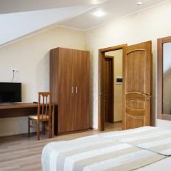 4-местный 2-комнатный номер улучшенный