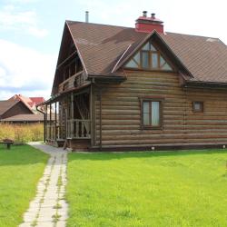 Номер стандарт с 2 односпальными кроватями в деревянном коттедже
