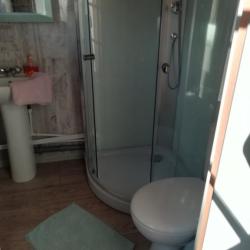 Комната стандарт с 1 односпальной кроватью и 1 двухъярусной кроватью