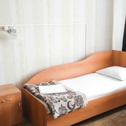 Кровать в 5-местном общем женском номере