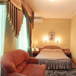 Номер люкс с 2 односпальными и 1 двуспальной кроватью №216, 316