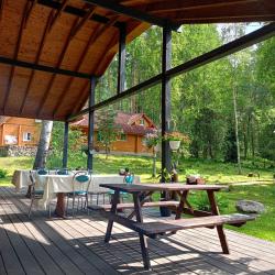 Просторные апартаменты с ремонтом, балконом, видом на лес 207 (60м2)