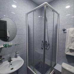Номер стандарт с 2 односпальными кроватями (с завтраком)