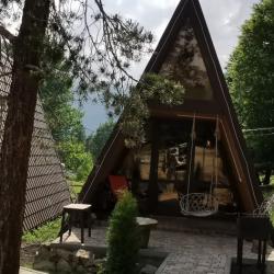 Коттедж стандарт с 2 двуспальными кроватями