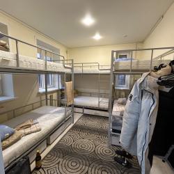 Кровать в 6-местном общем номере