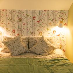 Номер стандарт семейный с 2 односпальными и 1 двуспальной кроватью (мансарда)