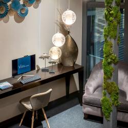 Фото V hotel & Rooftop lounge (В отель)