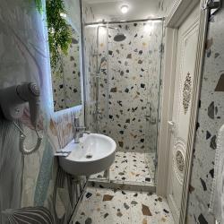 Номер стандарт с 1 двуспальной кроватью (мансарда)