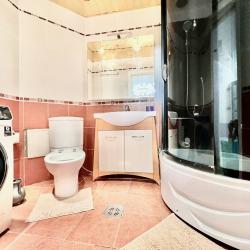 3-комнатные апартаменты стандарт г. Пермь ул. Мира 74 с 1 односпальной и 2 двуспальными кроватями