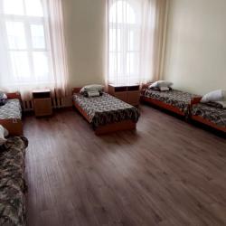 Кровать в 5-местном общем женском номере