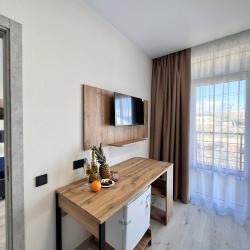 2-комнатный номер комфорт с 2 двуспальными кроватями и балконом