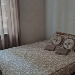 3-комнатные апартаменты улучшенные г. Москва, ул. Первомайская, д. 32/23 с 1 односпальной и 2 двуспальными кроватями