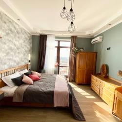 Фото Апартаменты на улице Меридианная 1