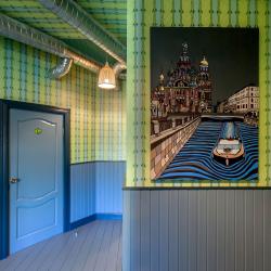 фото 7 Друзья у Дома Книги