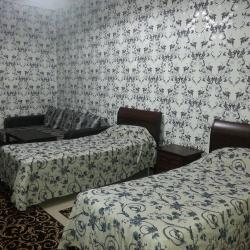 Номер стандарт с 2 односпальными кроватями и диваном (без окна)