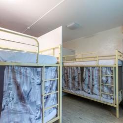 Верхняя кровать в общем номере (удобства на этаже)