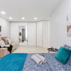 Фото Апартаменты на улице Николая Баженова 1