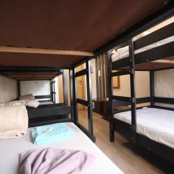 Кровать в общем 6-местном номере (удобства на этаже)