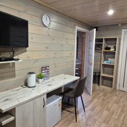 Комната полулюкс с 1 односпальной и 1 двуспальной кроватью