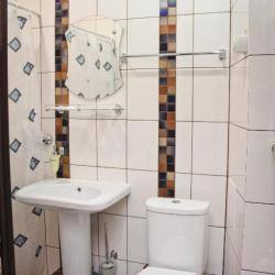 Номер стандарт с 1 односпальной и 1 двуспальной кроватью