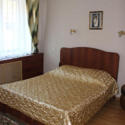 Номер стандарт с 1 двуспальной кроватью