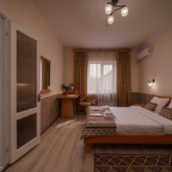 Номер стандарт с 1 двуспальной кроватью