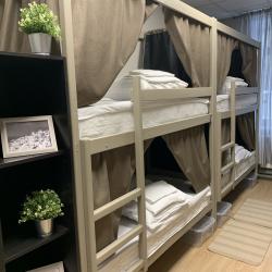 Кровать в 4-местном общем мужском номере (общие удобства)