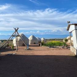 Фото Отель Yurt camp Sonun (Юрточный лагерь Сонун)