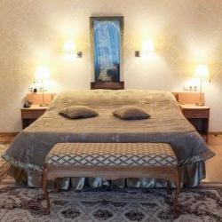 Номер люкс с 1 двуспальной кроватью №210