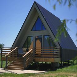 4-местный 2-комнатный коттедж премиум с 2 двуспальными кроватями