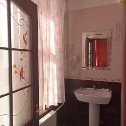 4-местный номер улучшенный семейный с 1 двуспальной кроватью