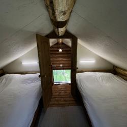 Коттедж улучшенный с 2 двуспальными кроватями