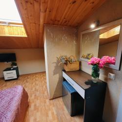 Номер стандарт с 2 односпальными кроватями (мансарда)
