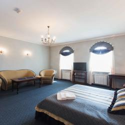 Номер полулюкс с 1 двуспальной кроватью