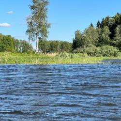 Коттедж улучшенный с 2 односпальными и 1 двуспальной кроватью