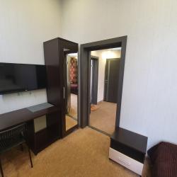 Номер улучшенный семейный с 4 односпальными кроватями