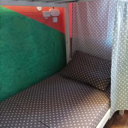 Кровать в 8-местном общем номере