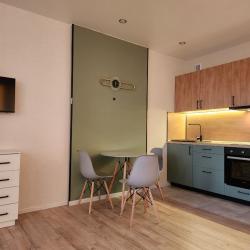 Фото Отель V-GOSTI на улице Самфировой 101