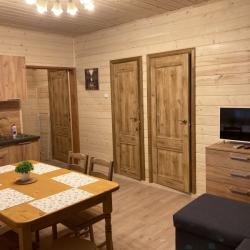 Номер стандарт с 2 односпальными и 1 двуспальной кроватью