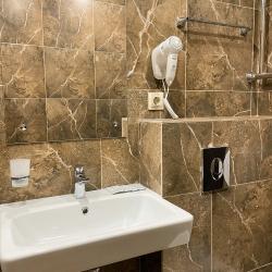 Номер стандарт с 1 двуспальной кроватью #108