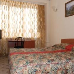 Номер стандарт с 1 двуспальной кроватью