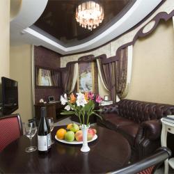 Номер люкс с 1 двуспальной кроватью